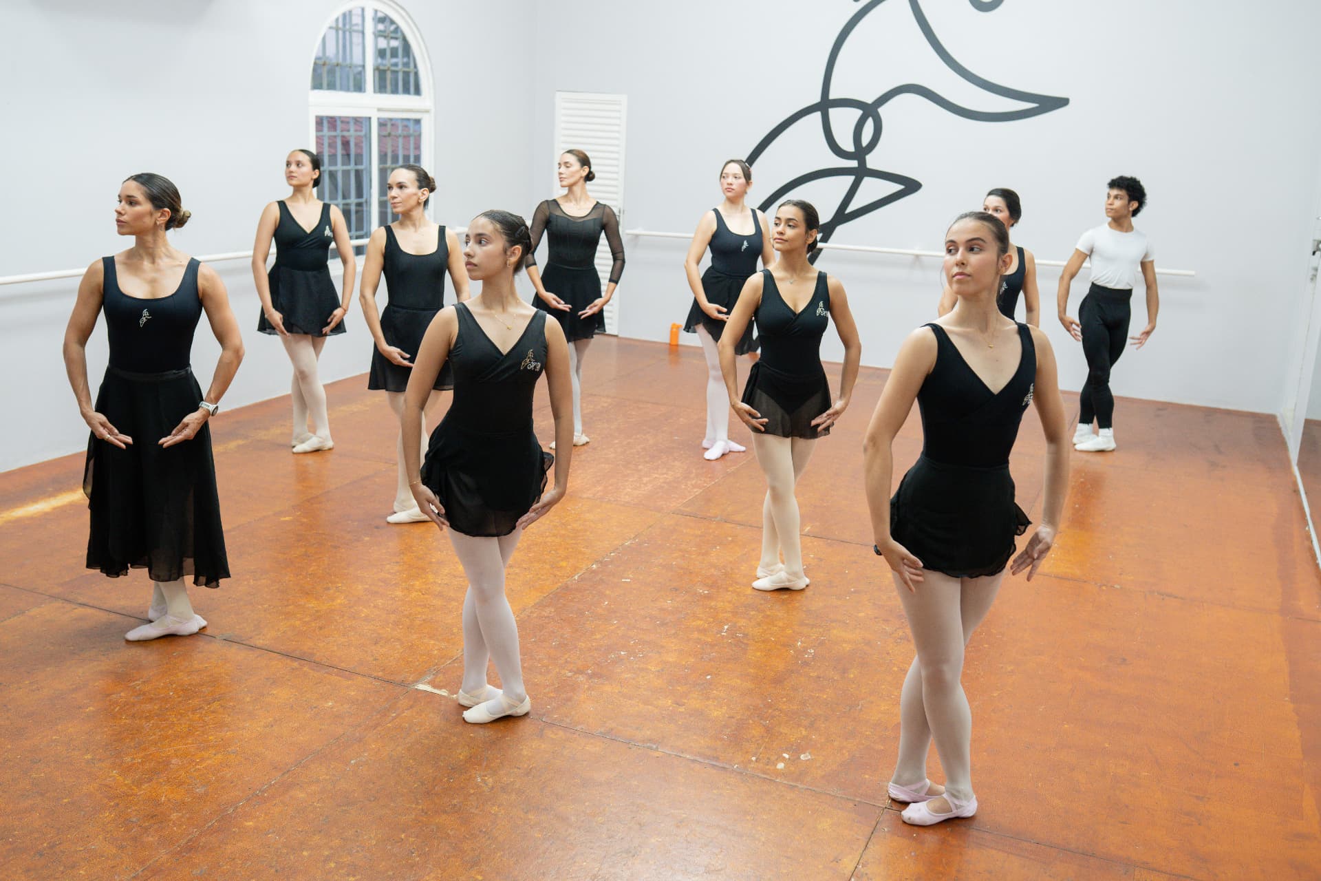 Alunas em aula de ballet na Escola Helly Batista
