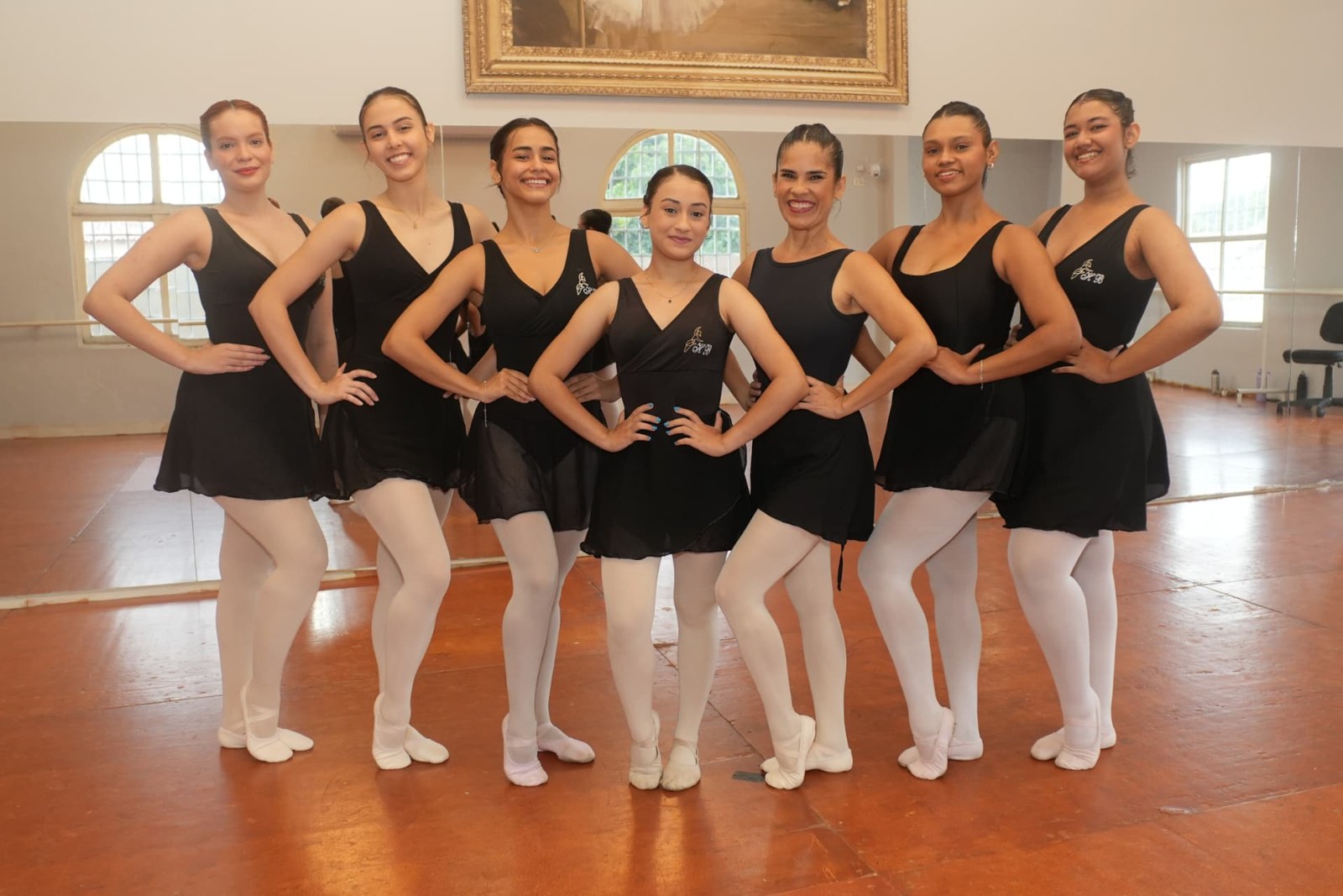 Turma de Básico na Escola de Ballet Helly Batista